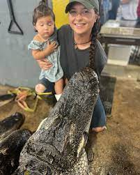 My girl said “please lord help me make it out of this crazy ladys upbringing alive.” 🤣🥒🌾#cheyennepicklewheat #followthegrain #swamppeople #historychannel #lilraskull #alligator