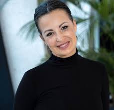 Gewezen Miss België Sandra Joine raakte zwaar verslaafd na het verlies van  haar droomjob: “M'n zoon wil me nu niet meer zien”