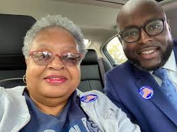 Happy Mother's Day to Lee Askew and to all the amazing mothers! Enjoy your  day.