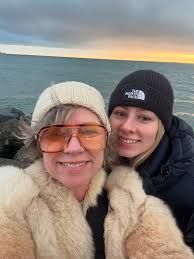 A perfect day of joyful moving. Dawn walk at the #SouthWall with  @eviiesmiith @bikerowski with @davidsmith_atelier Swim and sauna  @restorewellness.ie with the magic mermaids @catherinemproducer et al A  second go of the #