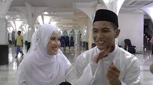 Super cantik eyra hazali pelakon dalam telemovie kahwin kahwin kali ini kita selongkar beg eyra hazali. Empat Hari Bergelar Isteri Eyra Hazali Reda Suami Dipanggil Sertai Latihan Harimau Malaya Tak Sedihlah Itu Rezeki Lepas Kahwin Hiburan Mstar
