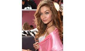 She began her modeling career she was. Ø¨ÙŠÙ„Ø§ Ø­Ø¯ÙŠØ¯ ØªÙƒØ´Ù Ø¹Ù† Ø¯ÙŠØ§Ù†ØªÙ‡Ø§ Ø§Ù„Ø­Ù‚ÙŠÙ‚ÙŠØ© ÙˆÙØ®Ø±Ù‡Ø§ Ø¨Ø£ØµÙˆÙ„Ù‡Ø§ Ø§Ù„Ø¹Ø±Ø¨ÙŠØ© Ù†ÙˆØ§Ø¹Ù…