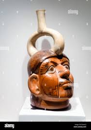 Arte precolombino peru hi-res stock photography and images