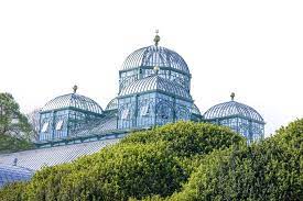 Serres royales de laeken) are a vast complex of monumental heated greenhouses in the park of the royal castle of laeken in the north of brussels. 0la1nkjursliom