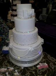 Bling Wedding Cakes Sparkle Wedding Cakes Wedding Cake Toppers
