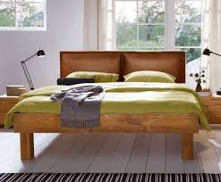 Betten in komforthöhe erleichtern das aufstehen und entlasten die wirbelsäule. Massiver Wildeiche Bettrahmen Morena Mit Leder Kopfteil