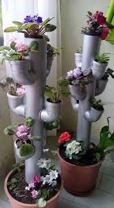 47 Facons Etonnantes D Utiliser Les Tuyaux En Pvc Ne Ratez Pas La N 28 En 2020 Decoration Jardin Jardinage Idees Jardin
