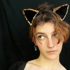 Claire Cassidy (@FiveLeafCloverC)