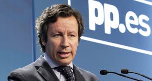 Jun 25, 2021 · el portavoz del partido popular en la comisión kitchen, luis santamaría, dio todo un repaso al psoe y podemos en su comparecencia en el congreso. Floriano Denuncia Indefension Ante Una Causa General Contra El Pp Y Sus Dirigentes Espana Cadena Ser