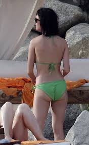 katy-perry-bikini-5 - Sexy Girls Teasing - Northwest Beauties, Downblouse,  Upskirt and Strip Tease