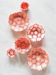 Make these large peppermint candy decorations for your christmas garland by using paper plates and paint. 25 Candy Cane Crafts Diy Decorations With Candy Canes