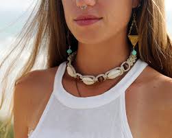 Measure a length of hemp that is appropriate for whatever project you are for example, if you are making yourself a necklace you would wrap the hemp around your neck feel free to consult the following chart as a guideline for how much hemp to use when making your jewelry. Macrame Hemp Choker Hemp Beadery