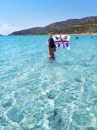 Spiaggia Mari Pintau Nel 2020 Resort Sulla Spiaggia Luoghi Di Vacanza Paesaggi