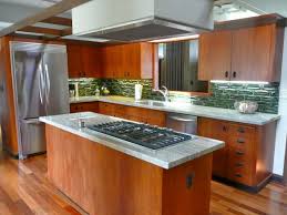 30 Great Mid Century Kitchen Design Ideas Mid Century Modern Kitchen Modern Kitchen Cabinets Wood Mid Century Kitchen