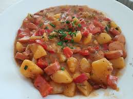 Kartoffelgulasch Mit Wiener Wurstchen Von Nudili Chefkoch Kartoffelgulasch Leckere Gerichte Gulasch