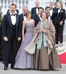 Image From Http Royalweddings Hellomagazine Com Imagenes Prince William And Kate Middleton 20110428640 The Queen Pr Hochzeit Feiern Braut Prinzessin Letizia