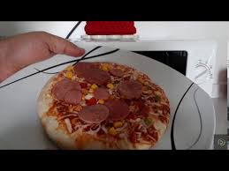 Mikrodalga fırında ısıtıldıktan sonrasıvı, sıcaklığın üniform hale gelmesi için, çıkarmadan önce en az 20 saniye bekleyin. Mikrodalga Firinda Yemek Pisirmek Youtube