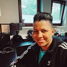 Einlass ist ab 18 uhr. Kerstin Ott