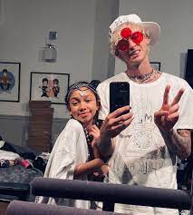 They first met while attending the concert of an american rock band, blink 182, but didn't approached then. Machine Gun Kelly S Family His Daughter Casie And Her Mother Emma