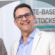 In less than one year after launching Arcalis Toesca, we are thrilled to  announce the successful capital raising of its first fund! We are thankful  to all our investors who participated in