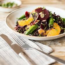 Reissalat Mit Roter Bete Zuckererbsen Und Orange Rote Bete Lebensmittel Essen Rezepte Gesund