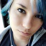 Jewel Sutherland's Instagram, Twitter & Facebook