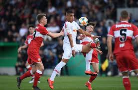 Noah emmanuel jean holm is a norwegian footballer who plays as a forward for vitória guimarães. Allen Grund Zu Feiern Haben Die Junioren Des Vfb Stuttgart Stuttgarter Zeitung