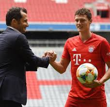 I will never forget benjamin pavard's debut for stuttgart. Fc Bayern Warum Das Munchener Transferchaos Immer Grosser Wird Welt