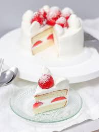 That said, if you'd like to bake a fresh strawberry layer cake (or even strawberry cupcakes or a strawberry sheet cake) you can absolutely use this recipe! Japanese Strawberry Shortcake Drive Me Hungry