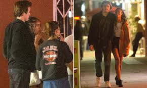 Sasha obama is currently single, according to our records. Malia Obama Smokes With Her Boyfriend After Seeing A Lesbian Film In Los Angeles During Pride Week Daily Mail Online