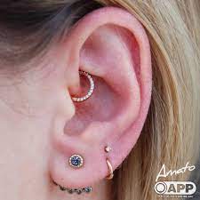 This Upper Lobe Piercing Is Just So Cute Cute Ear Piercings Ear Lobe Piercings Facial Piercings