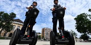 Sep 28, 2010 · jimi heselden, 62, was found dead in a river after plunging 80 feet over a limestone cliff near his home. Segway Announces It Will Quit Making Its Namesake Scooters In July