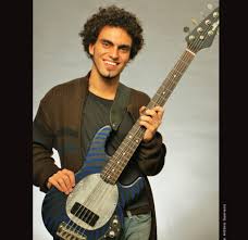 O produtor musical cícero chaves morreu neste domingo, 4, aos 39 anos de idade. Brita Brazil Escreve Biografia Do Filho Rian Brito Ele Era Muito Mais Que Apenas O Neto De Chico Anysio E Consumidor Do Cha De Ayahuasca Lu Lacerda Ig