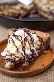 Chocolate Caramel Pizookie Refrigerated 2 Eggs Baking Spices 1 Tsp Baking Soda Cup Brown Sugar Packed 2 Cup Flour 1 Cup Granulated Sugar 1 Cu Dessert Fudge Culinaire