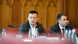Az első sorban volt rogán dani (balról), cecília, a politikus és a keresztszülők: Rogan Barbara Nlc