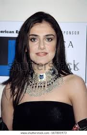 Samira Cameron's Instagram, Twitter & Facebook