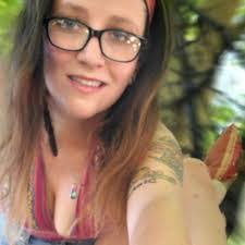 Kasey Lyons's Instagram, Twitter & Facebook