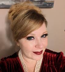 Heather Perryman's Instagram, Twitter & Facebook