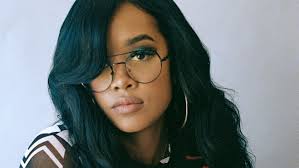 The prime day show x kid cudi is produced by fremantle, wolf + rothstein, mad solar and amazon studios and is directed by sam wrench. H E R To Star In Amazon Prime Day Musical Performance Vibe Com