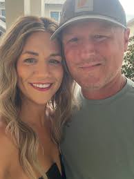 Mindy Beaver's Instagram, Twitter & Facebook