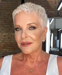 Susan Outen's Instagram, Twitter & Facebook