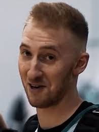 Sam Hauser's Instagram, Twitter & Facebook