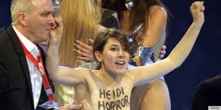 Es ist simone, die einen in zukunft morgens von der duschgelflasche aus angrinsen wird. Topless Top Model Protestors Crash Finale On Behalf Of Femen Nsfw Photos Huffpost Life