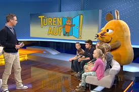 Check spelling or type a new query. Sportschau Sur Twitter Heute Tueroeffnertag Bei Der Sportschau Wir Haben Besuch Von Der Maus Und Vielen Kleinen Helfern Http T Co Url7za5l1o