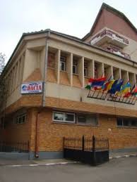 Casa judeţeană de pensii covasna aspiră să devină o instituţie europeană cu rol activ în reforma serviciilor publice din cadrul instituţiilor deconcentrate a judeţului covasna prin respectarea şi aplicarea legislaţiei româneşti cu legislaţia europeană, garantând respectarea cerinţelor instituţiilor interne şi. Covasnenii Care Doresc Bilete De Tratament Balnear Se Pot Inscrie La Casa JudeÈ›eanÄƒ De Pensii Mesagerul De Covasna