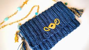 Kapakli Clutch Canta Bence Bu Senenin En Kolay En Sik Orgu Cantalarindan Biri Unlu Bir Markada Gorup Kendimce Uyarladigim Bu Canta Tig Tig Isleri Canta Krose