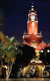 Merida Mexico Clock Tower At Night Yucatan Merida Viajes