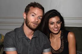 Christopher kennedy masterson is an american actor and disc jockey known best for his role as malcolm's eldest brother francis on malcolm in the middle. Christopher Masterson Wife Yolanda Pecoraro Welcome First Child