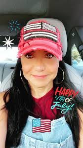 Rosa Vivas's Instagram, Twitter & Facebook