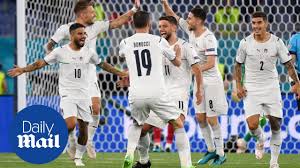 Daily mail football writer neil ashton is leaving the paper after five years to join the news of the world as its chief football correspondent. Italy Fans Celebrate Their Team S 3 0 Victory Against Turkey Youtube